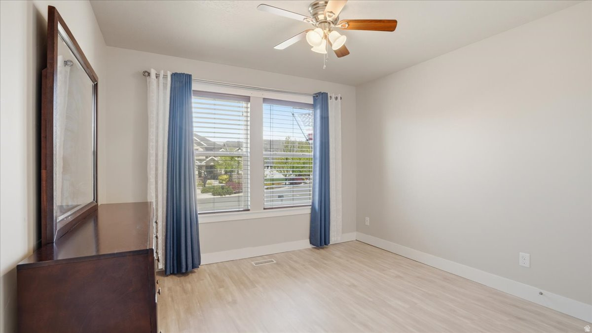 ASPEN POINTE - Residential