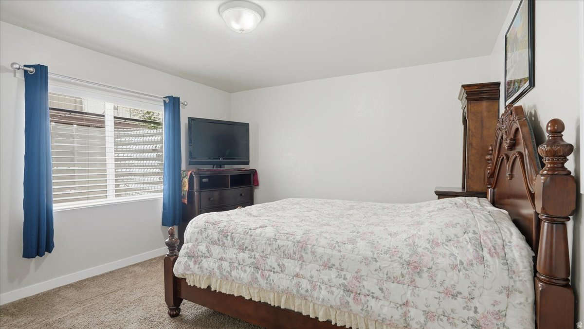 ASPEN POINTE - Residential
