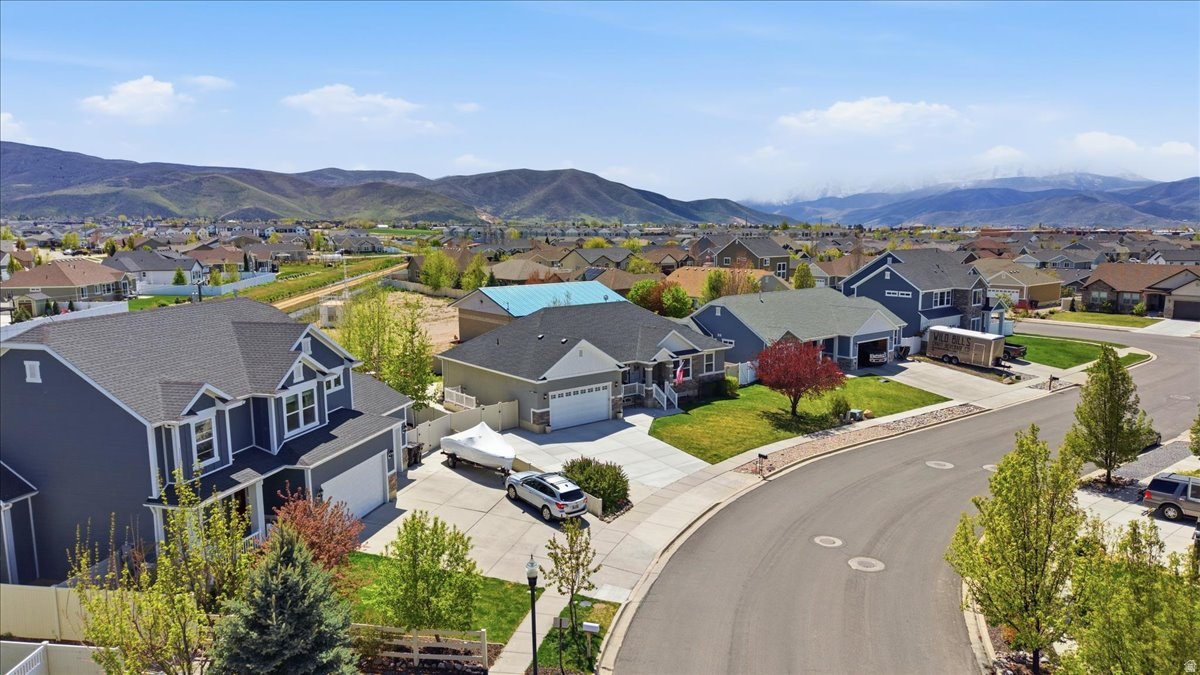 ASPEN POINTE - Residential
