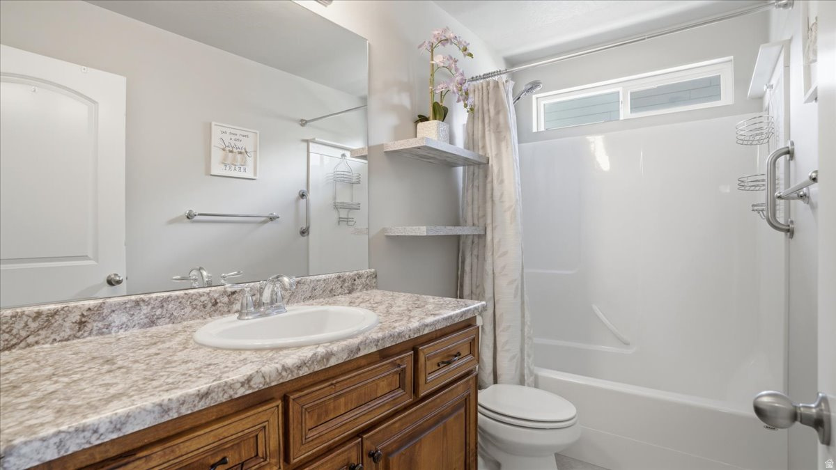 ASPEN POINTE - Residential