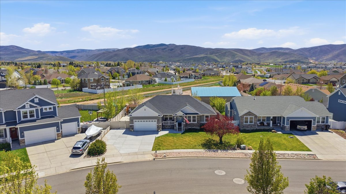 ASPEN POINTE - Residential
