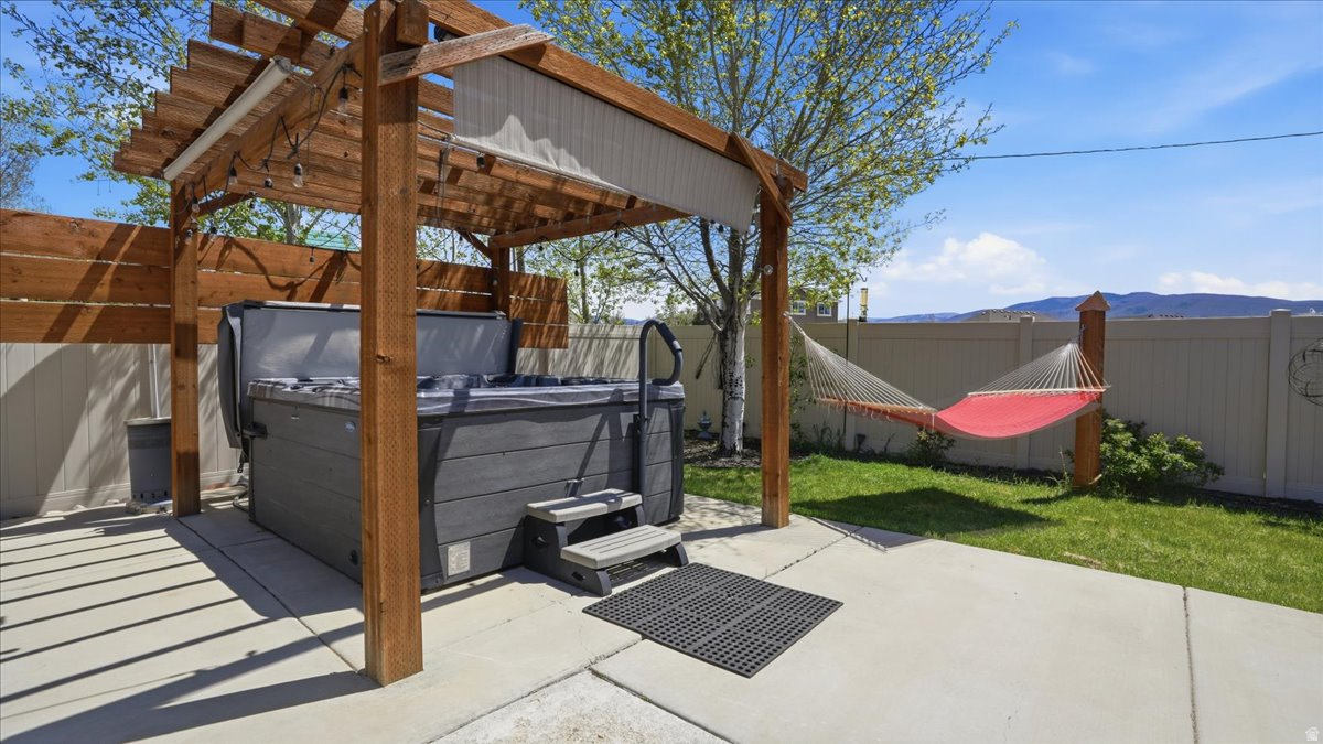 ASPEN POINTE - Residential