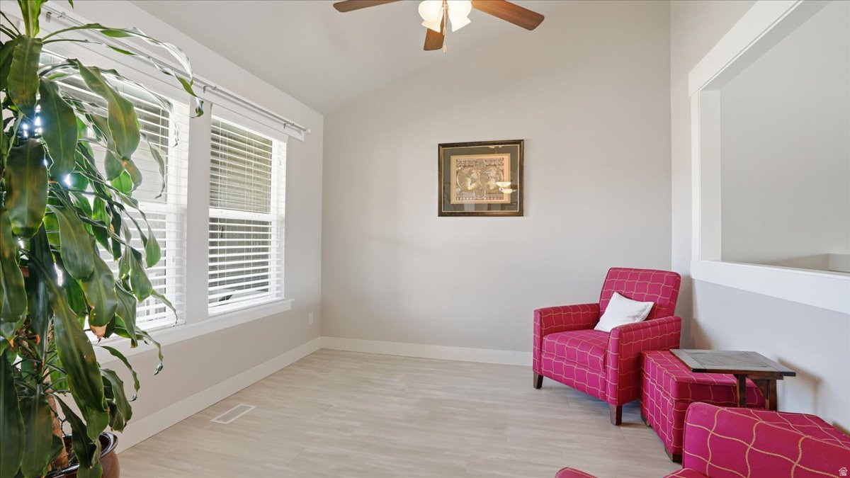 ASPEN POINTE - Residential