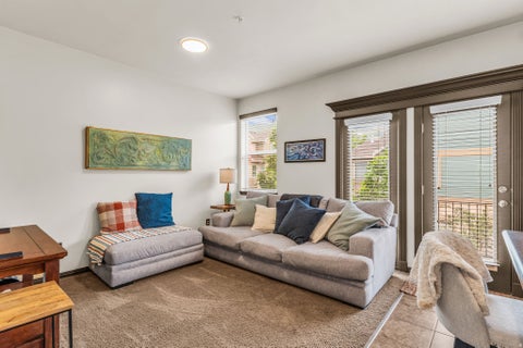 Tiny photo for 816 N SHEPARD CREEK PKWY PKWY E, Farmington, UT 84025 (MLS # 2173761)