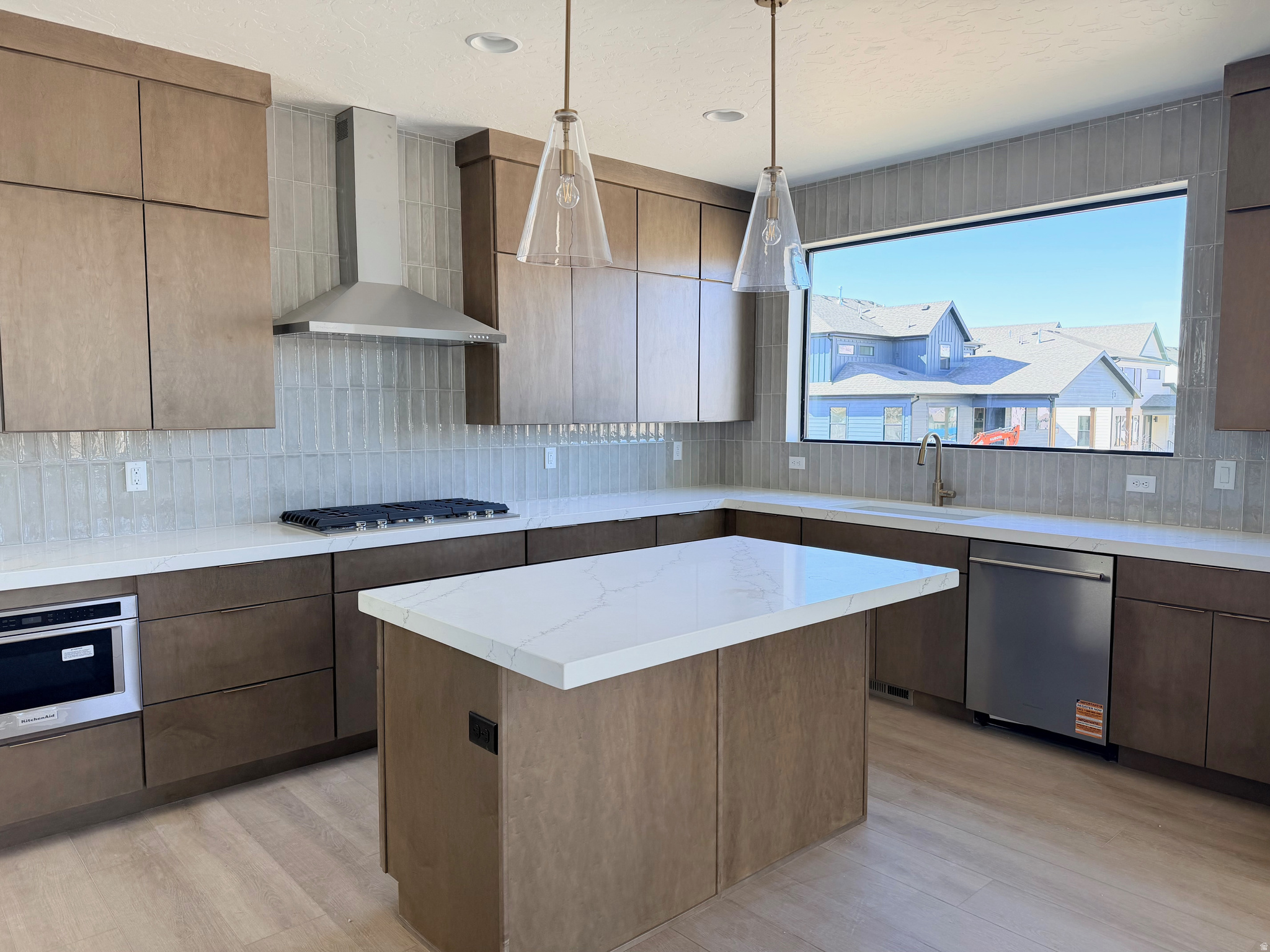 THE CROSSING - Residential