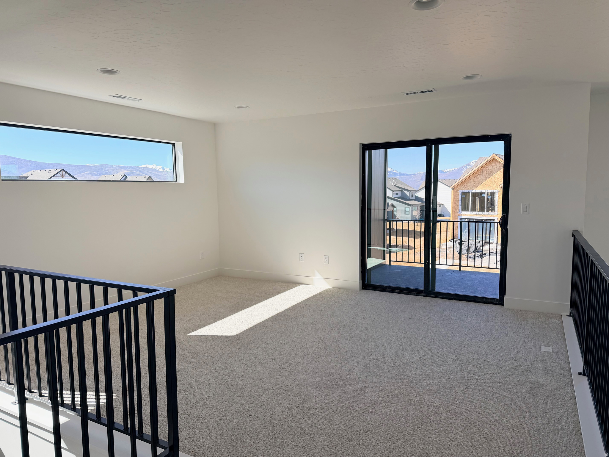 THE CROSSING - Residential