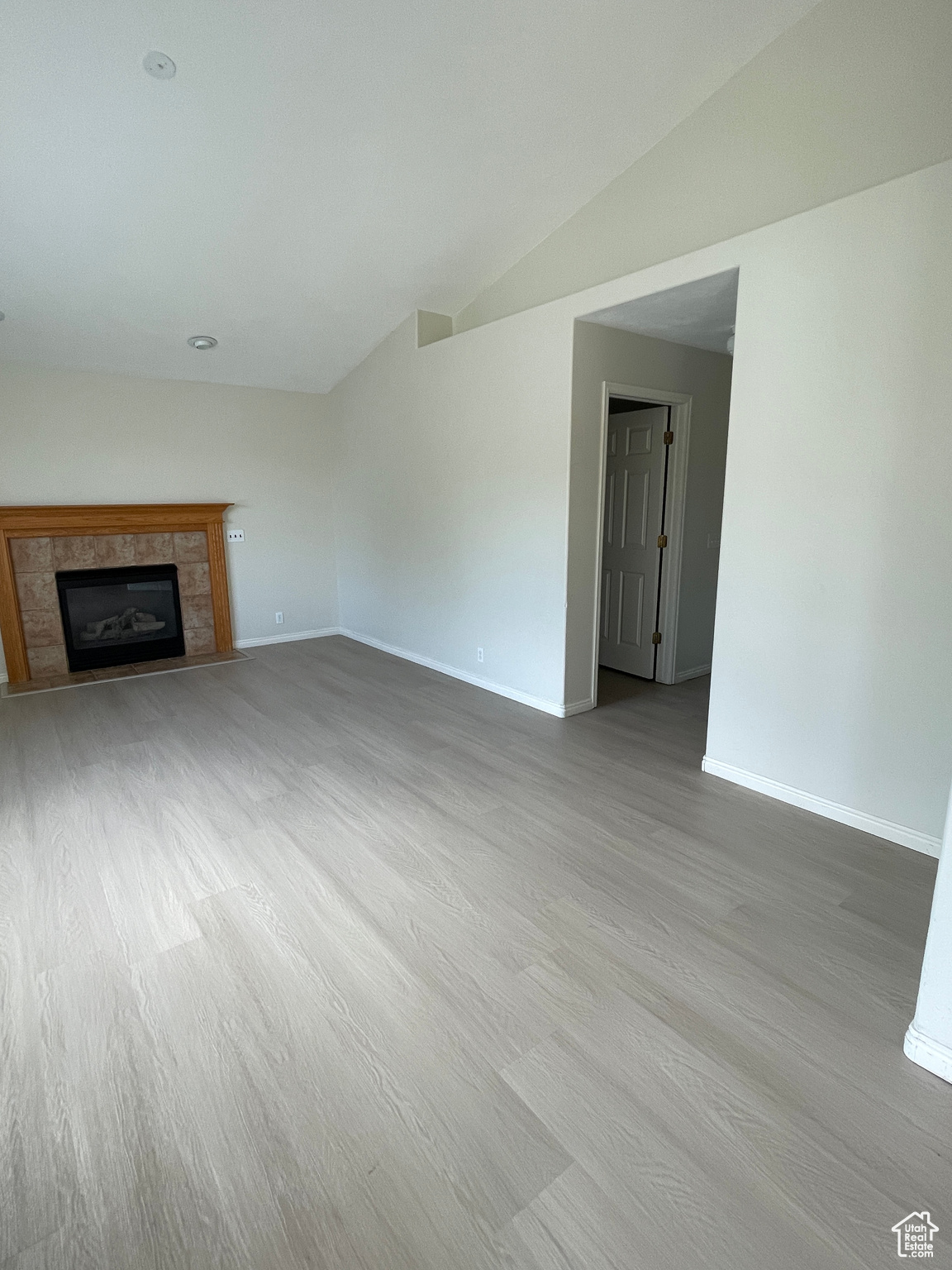 CAPTAINS ISLAND SUB - Residential Lease