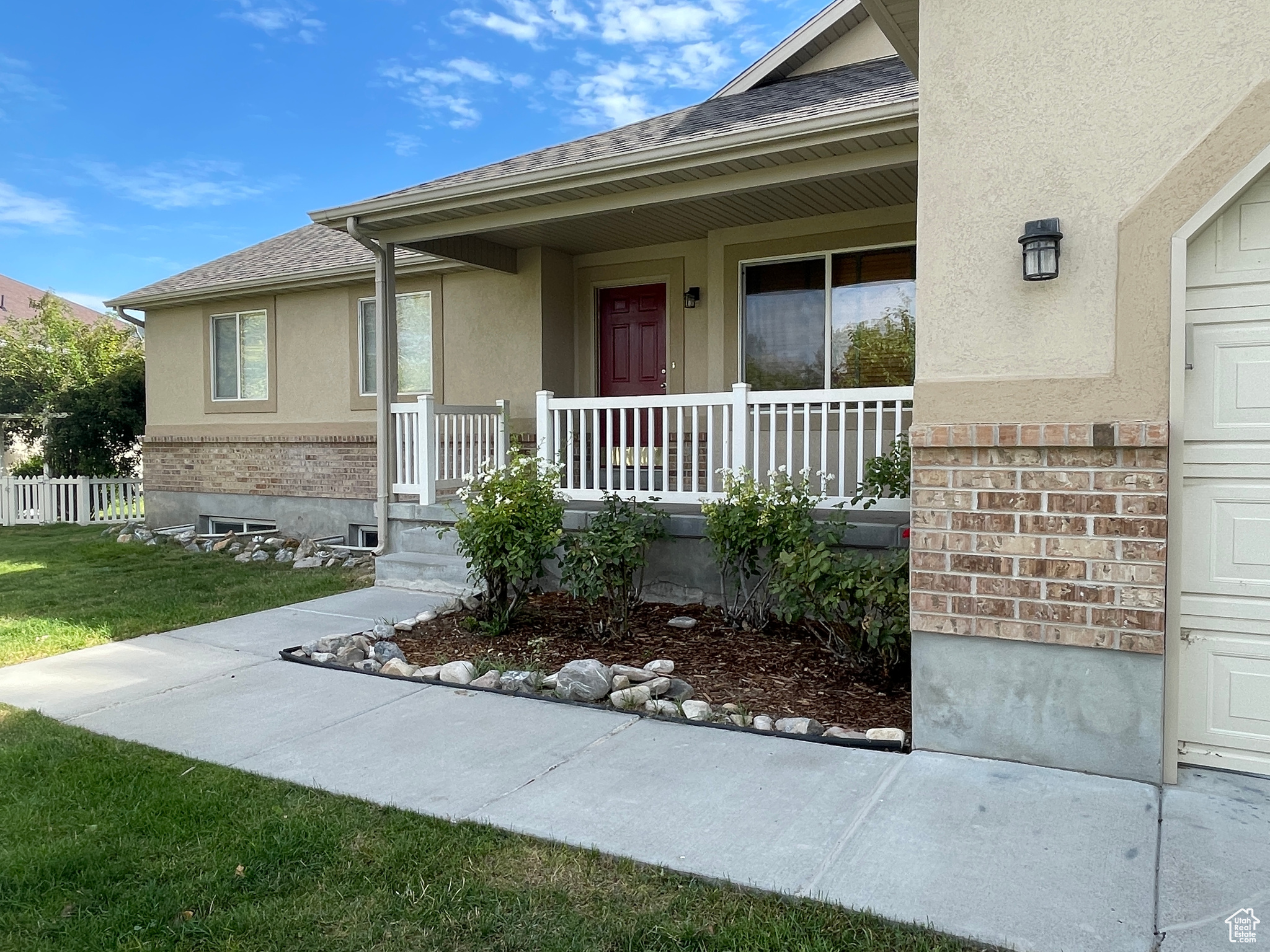 CAPTAINS ISLAND SUB - Residential Lease