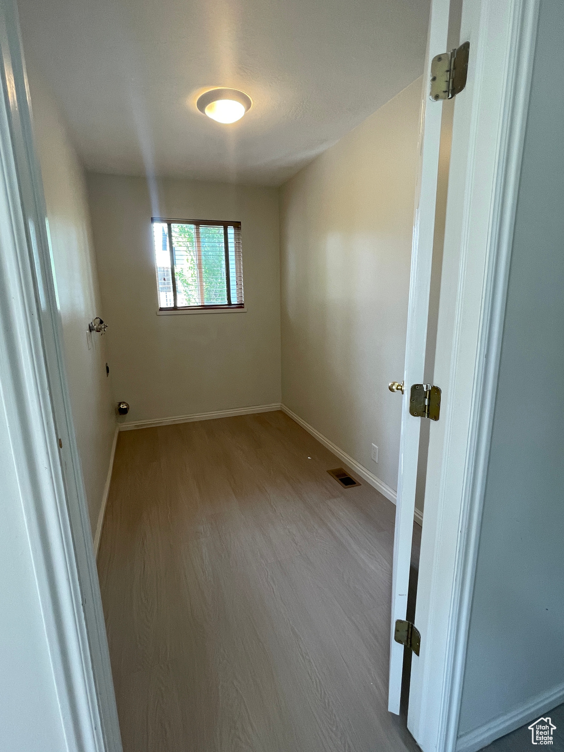 CAPTAINS ISLAND SUB - Residential Lease