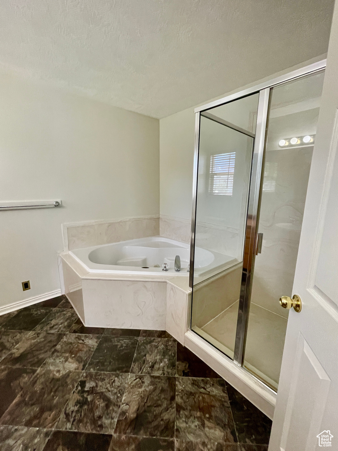 CAPTAINS ISLAND SUB - Residential Lease