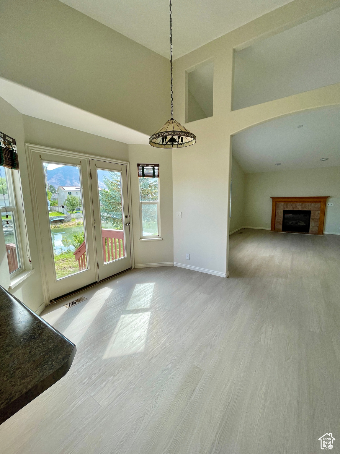 CAPTAINS ISLAND SUB - Residential Lease