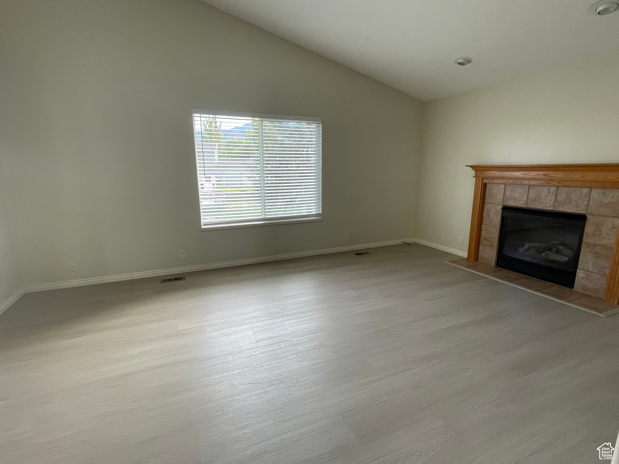 CAPTAINS ISLAND SUB - Residential Lease