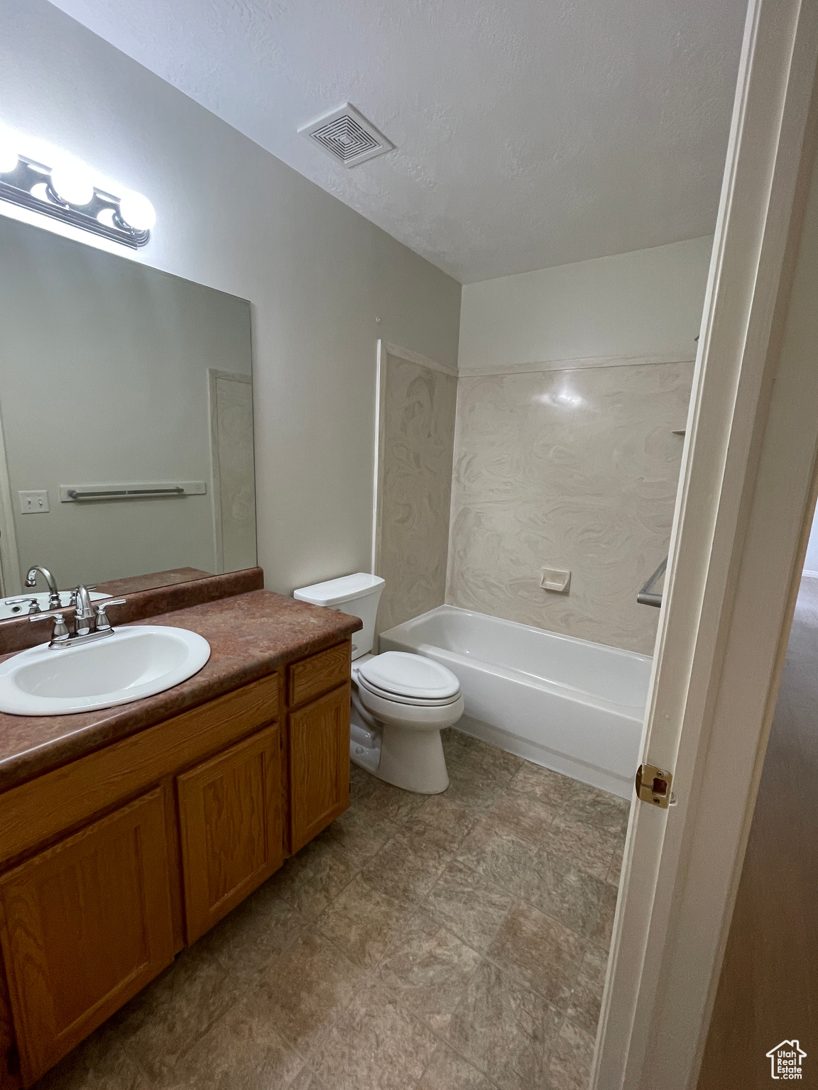 CAPTAINS ISLAND SUB - Residential Lease