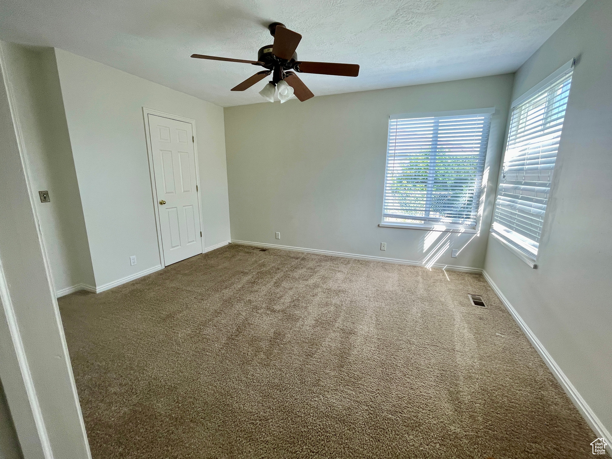 CAPTAINS ISLAND SUB - Residential Lease