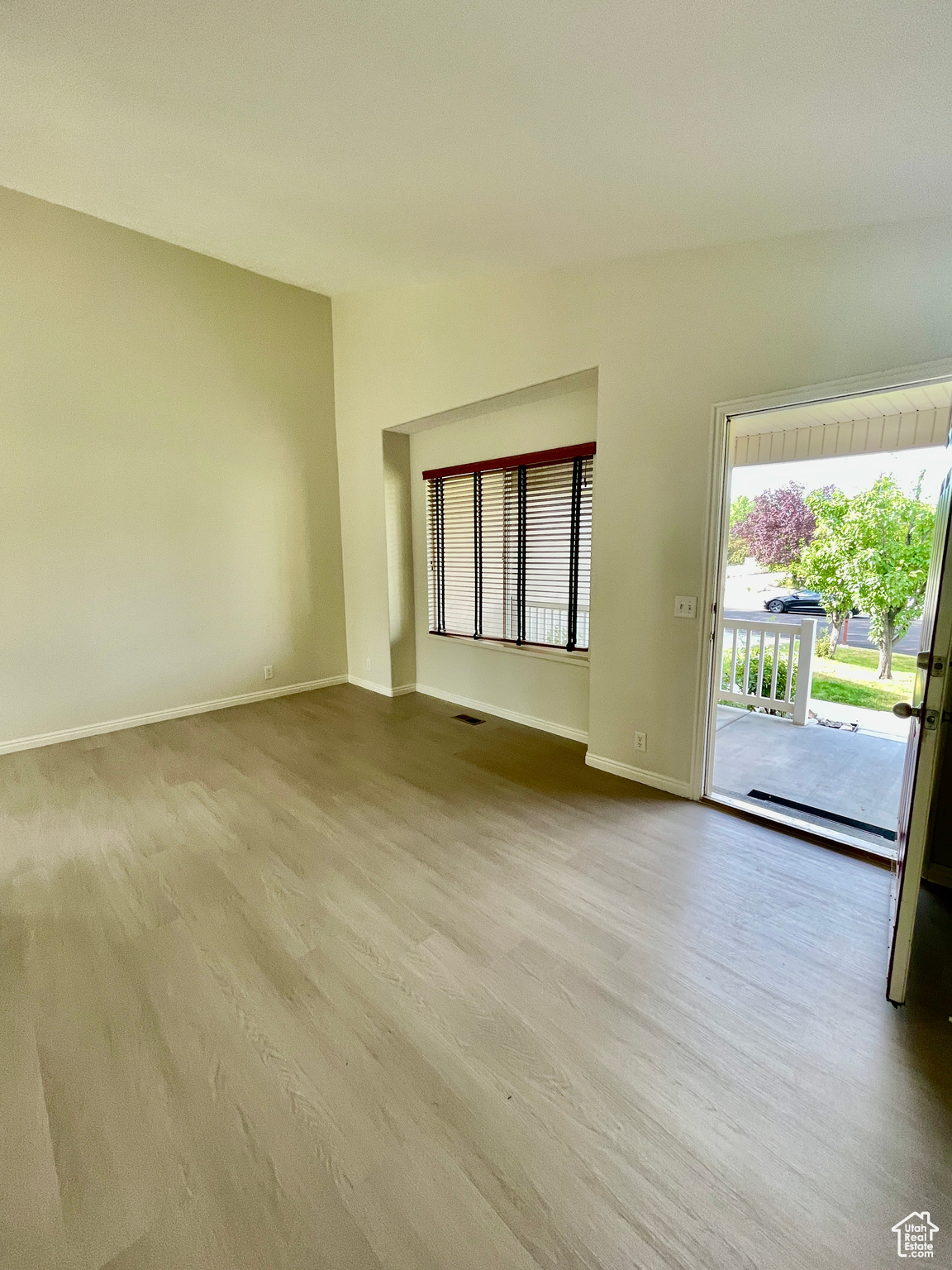 CAPTAINS ISLAND SUB - Residential Lease