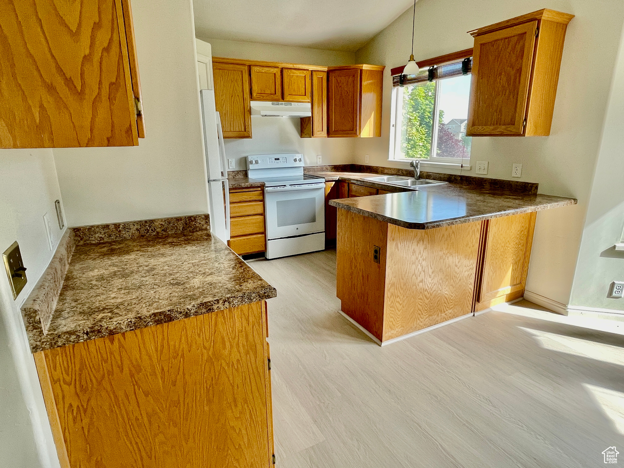 CAPTAINS ISLAND SUB - Residential Lease