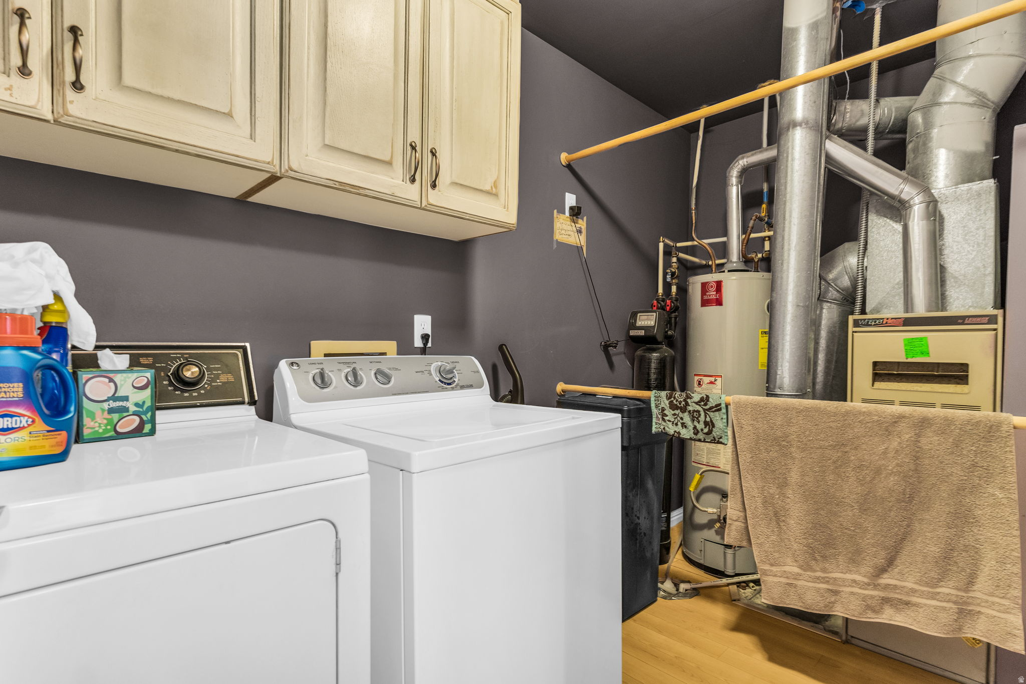 SWISS OAKS - Residential