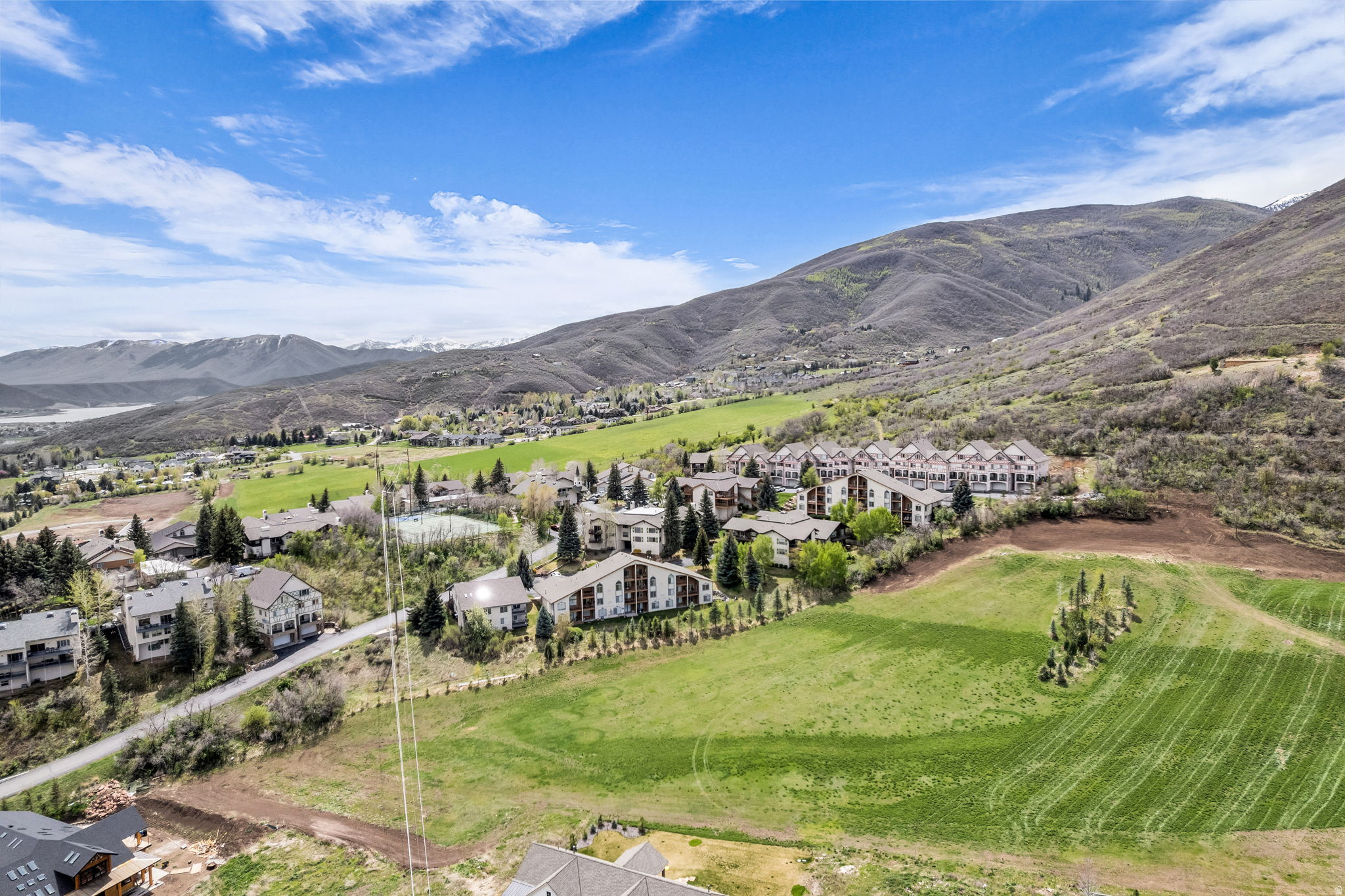 SWISS OAKS - Residential