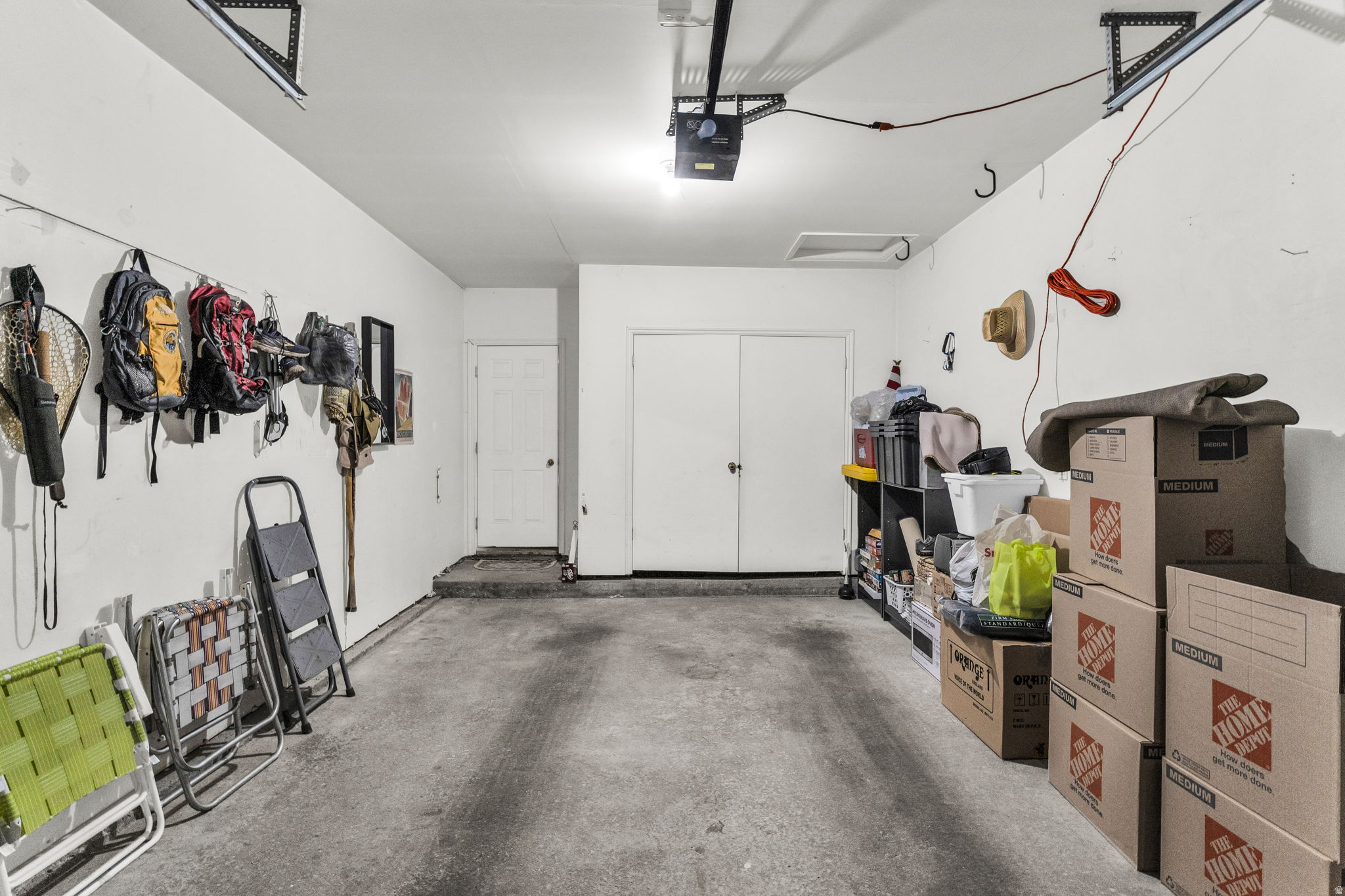 SWISS OAKS - Residential