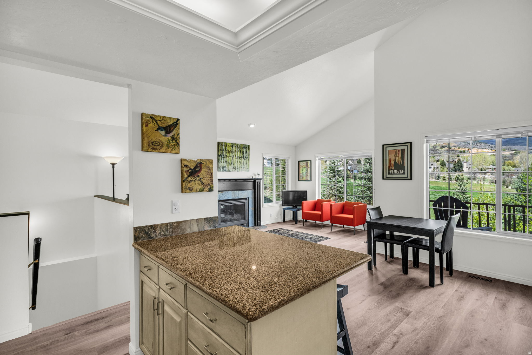 SWISS OAKS - Residential