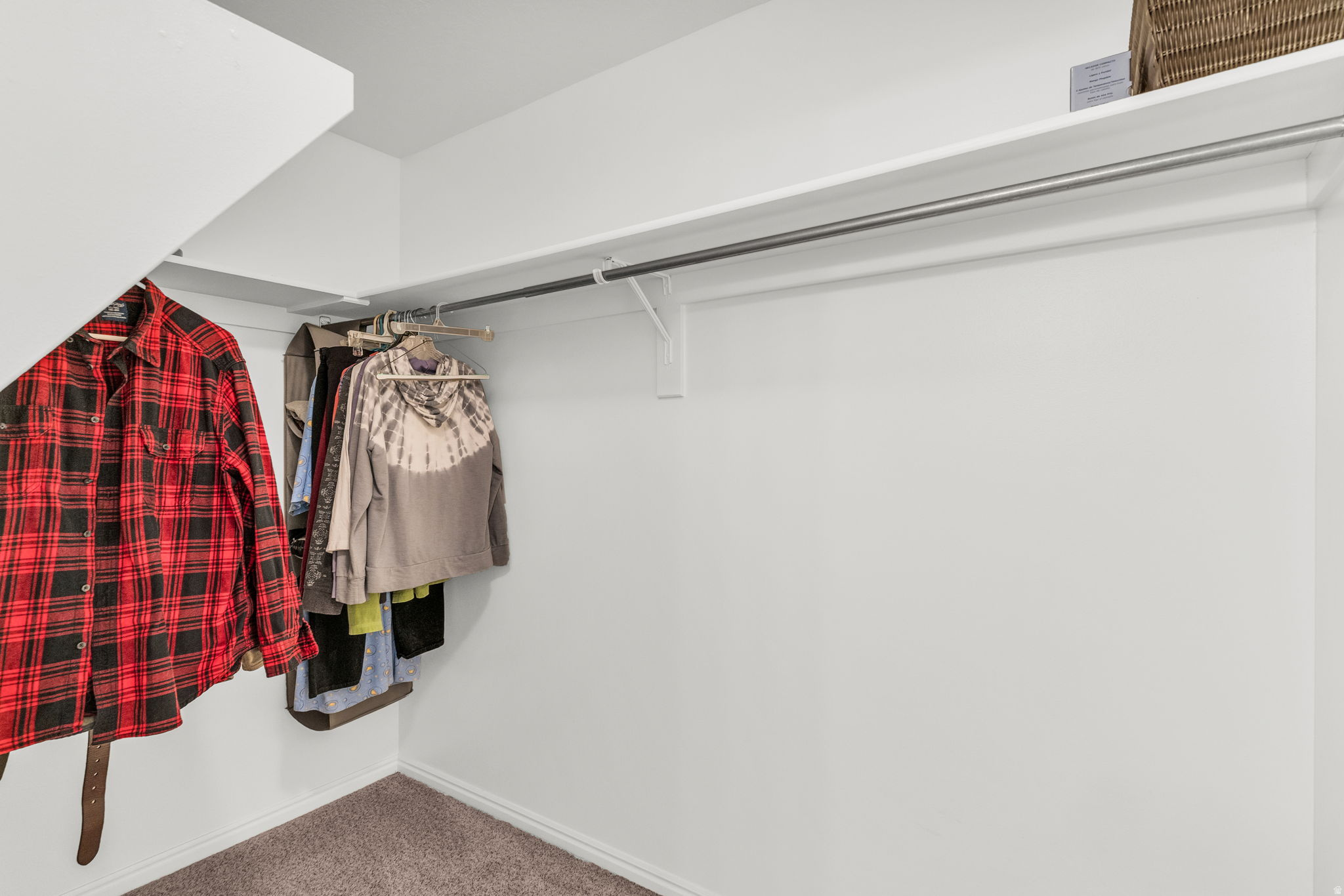 SWISS OAKS - Residential