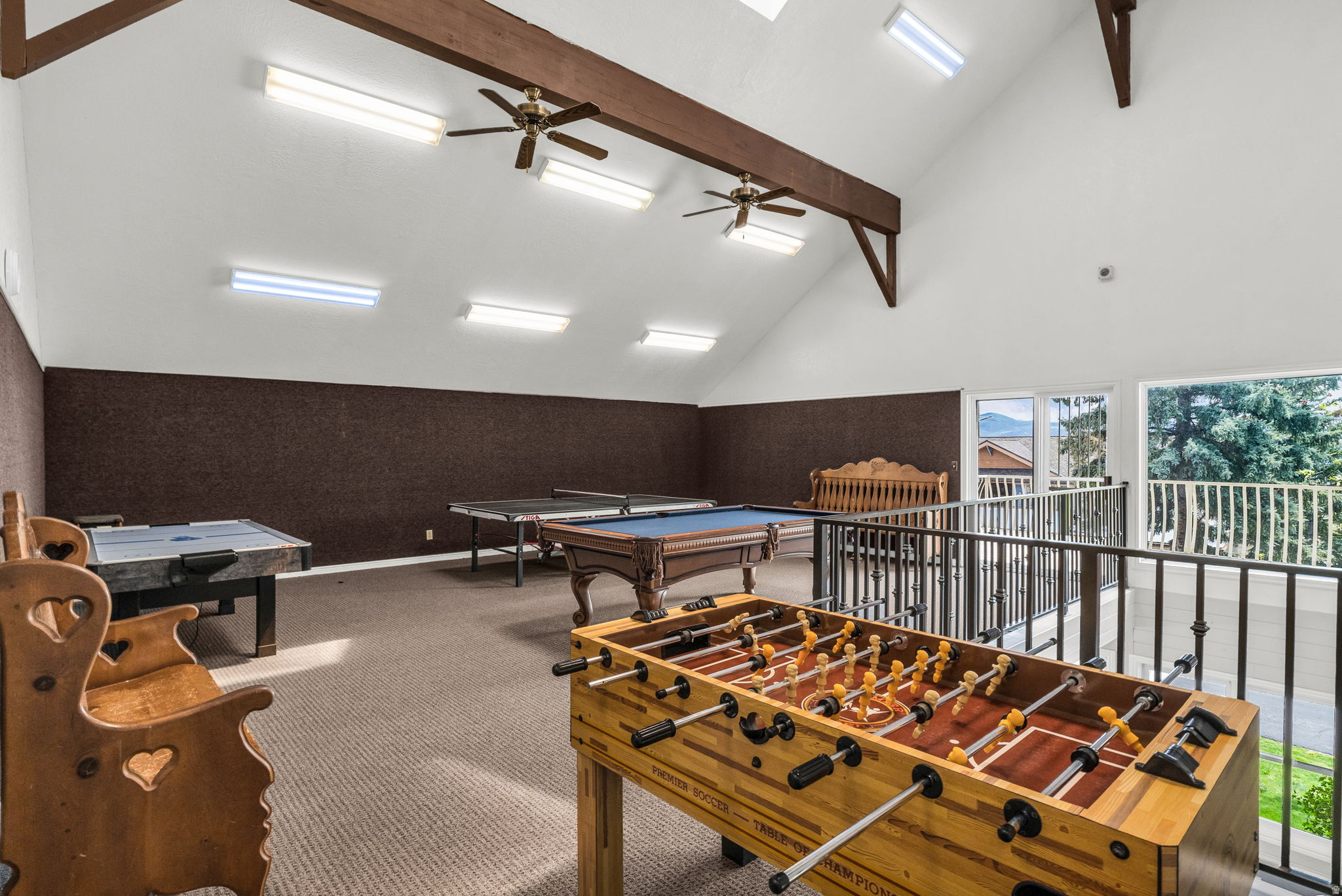 SWISS OAKS - Residential