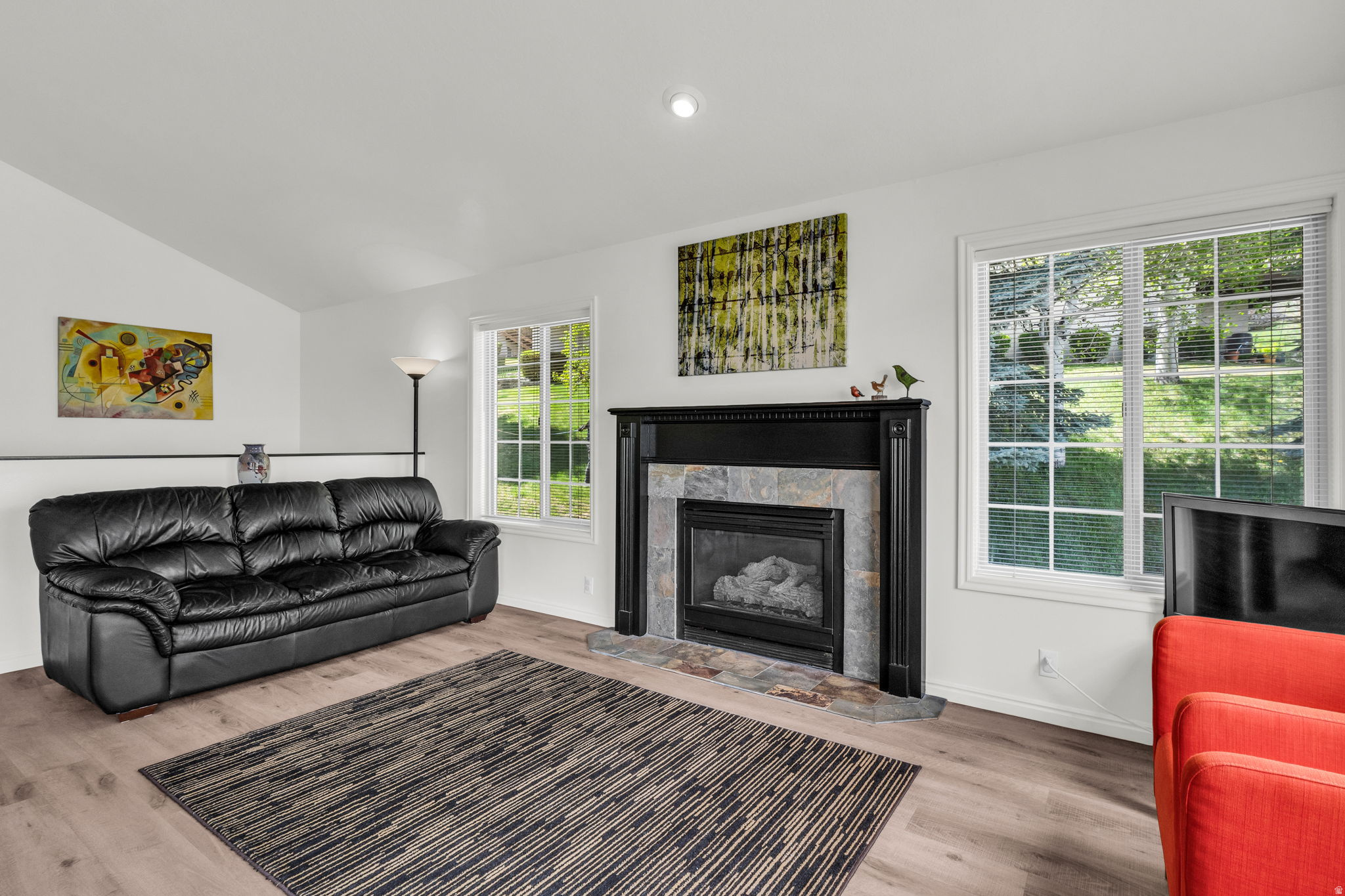 SWISS OAKS - Residential