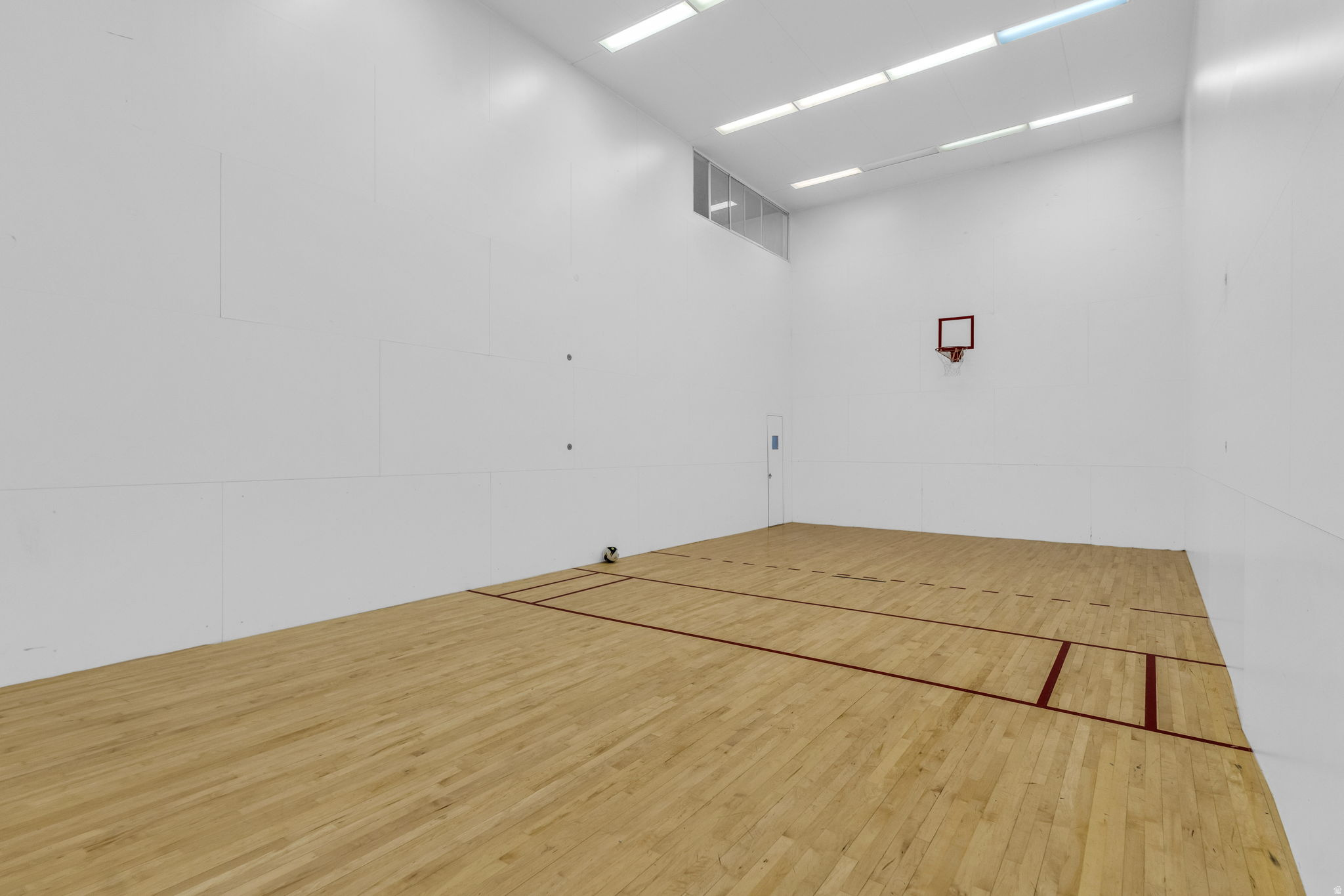 SWISS OAKS - Residential