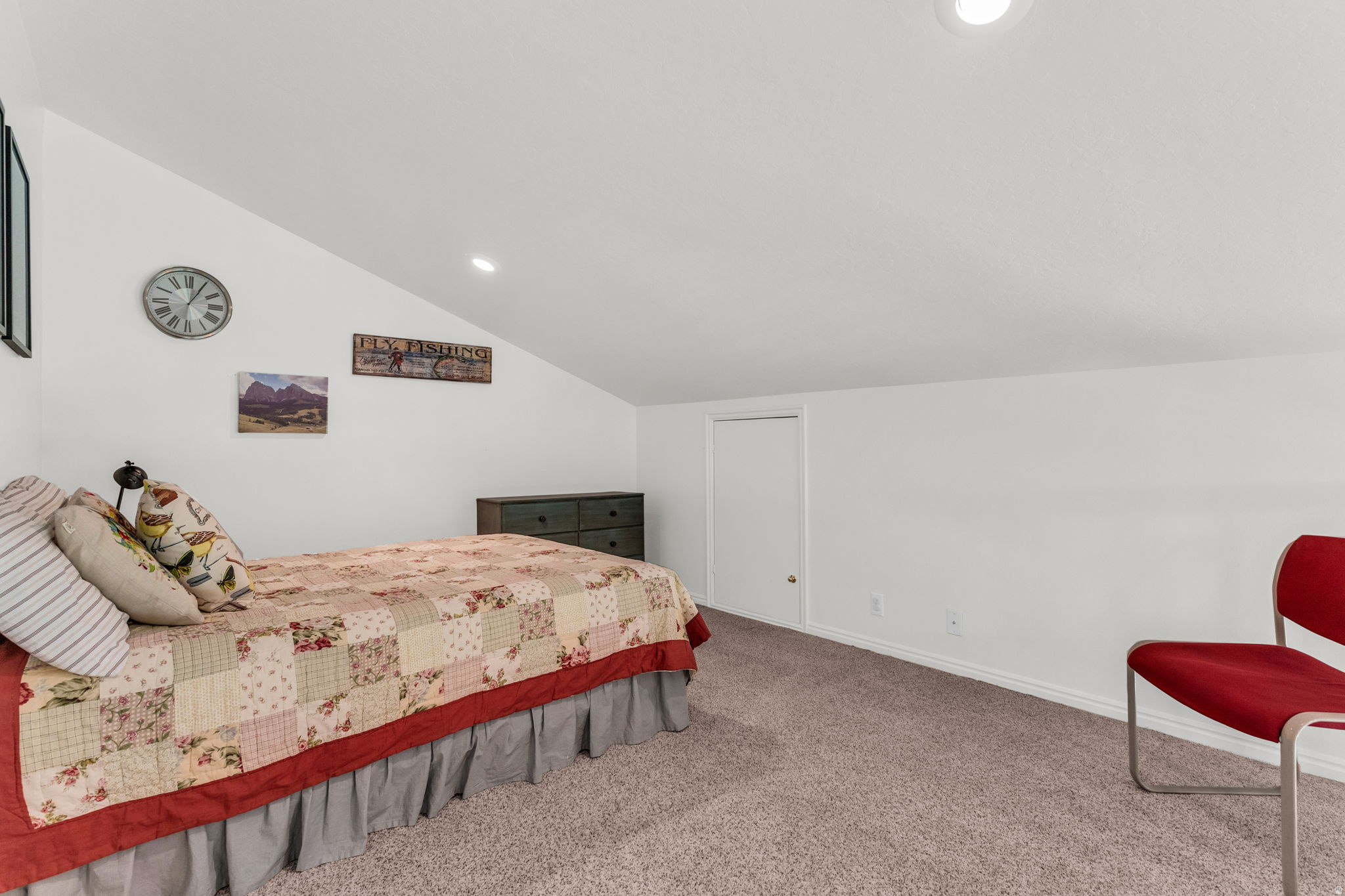 SWISS OAKS - Residential