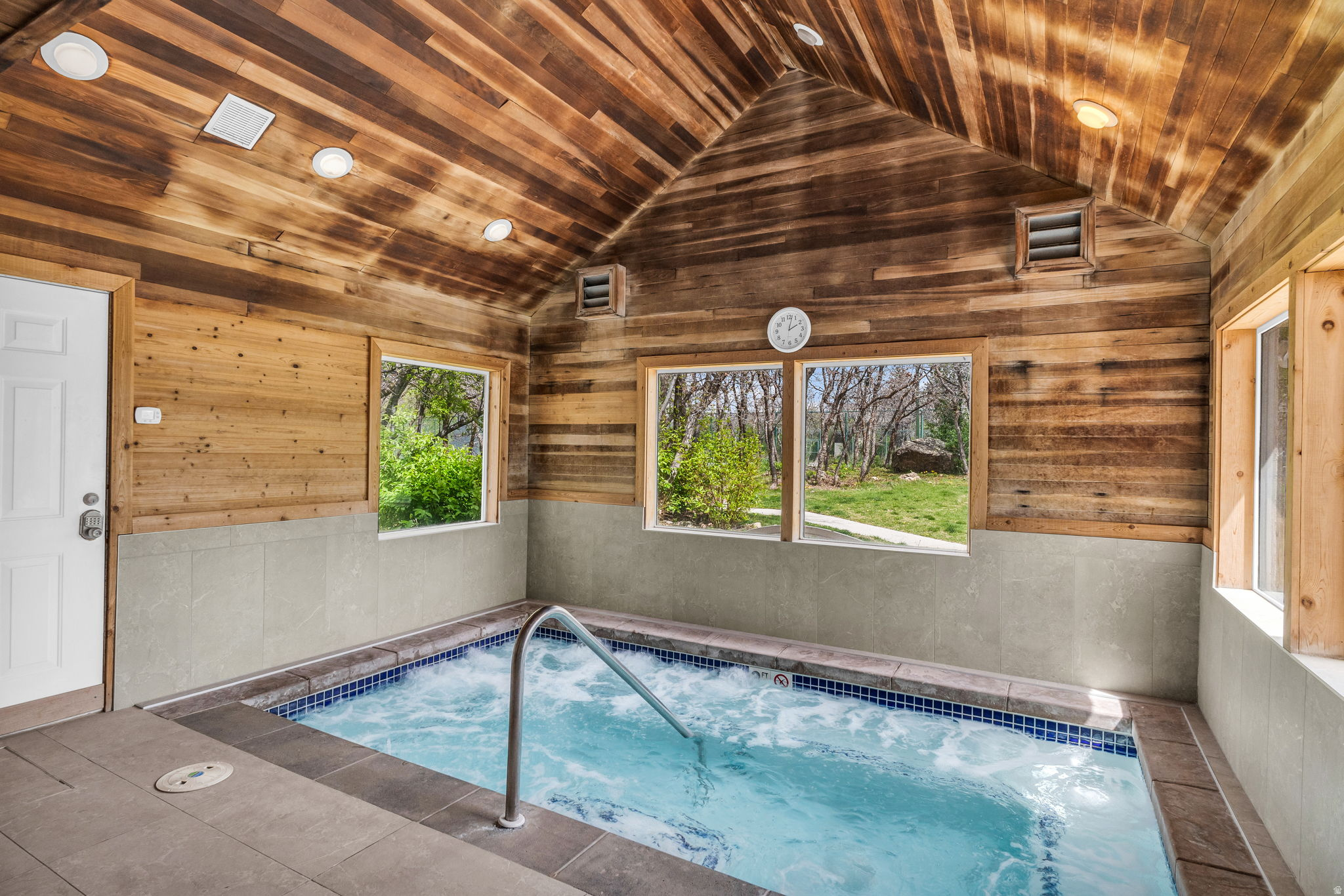 SWISS OAKS - Residential