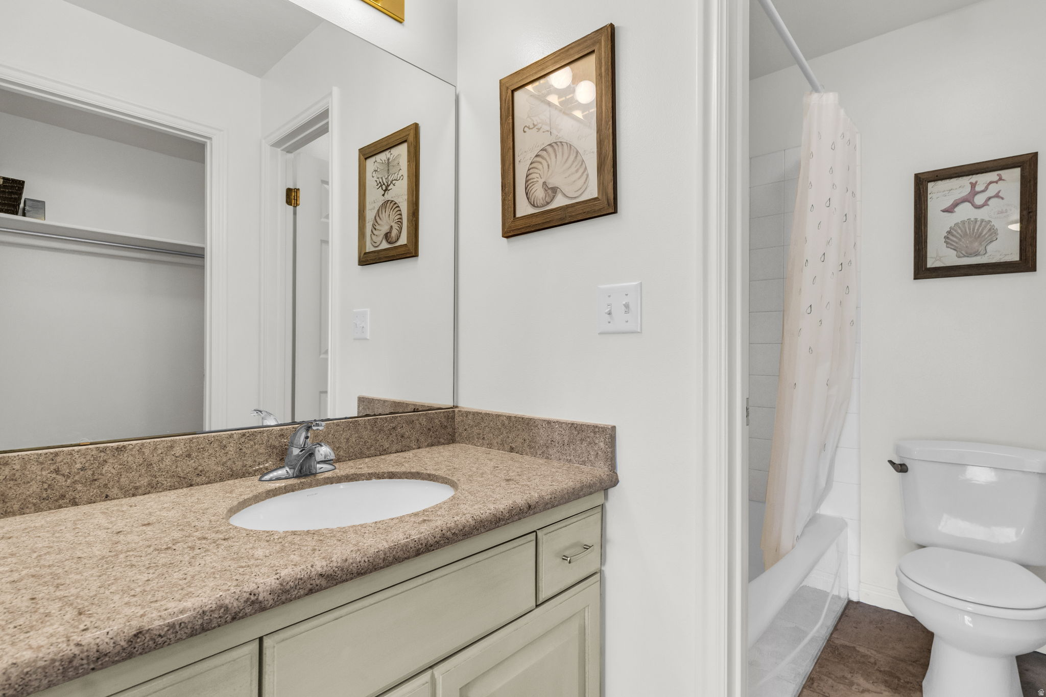 SWISS OAKS - Residential