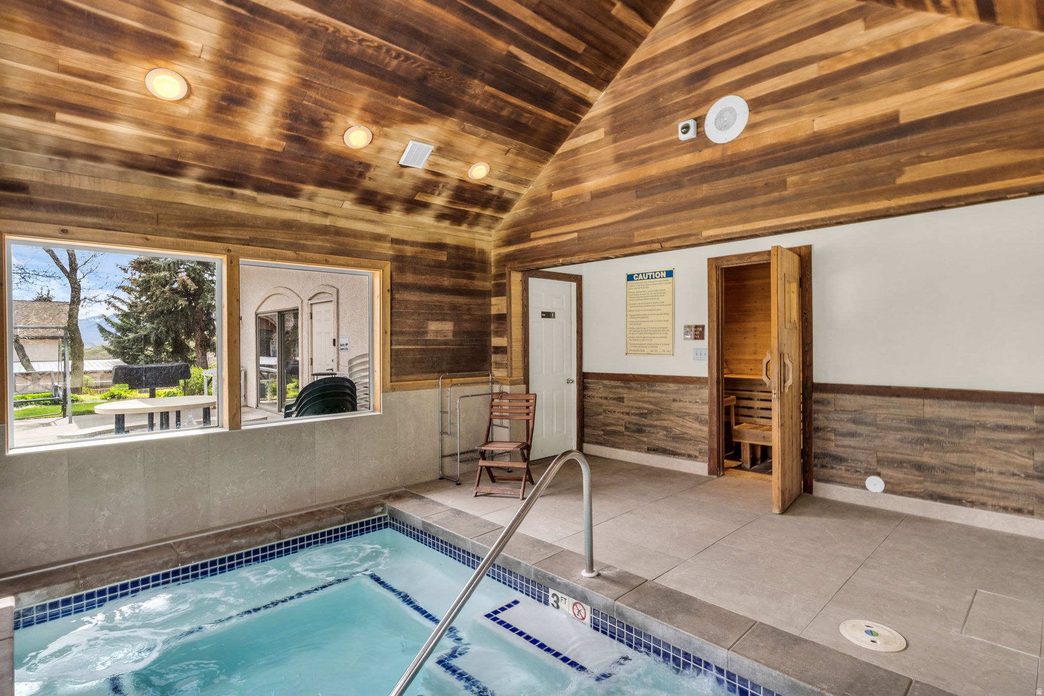 SWISS OAKS - Residential