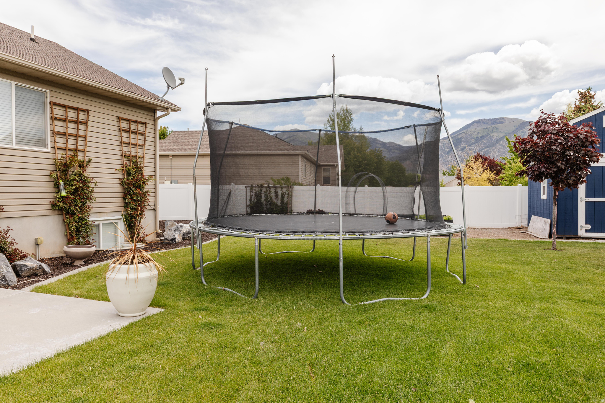 NIBLEY GARDEN - Residential