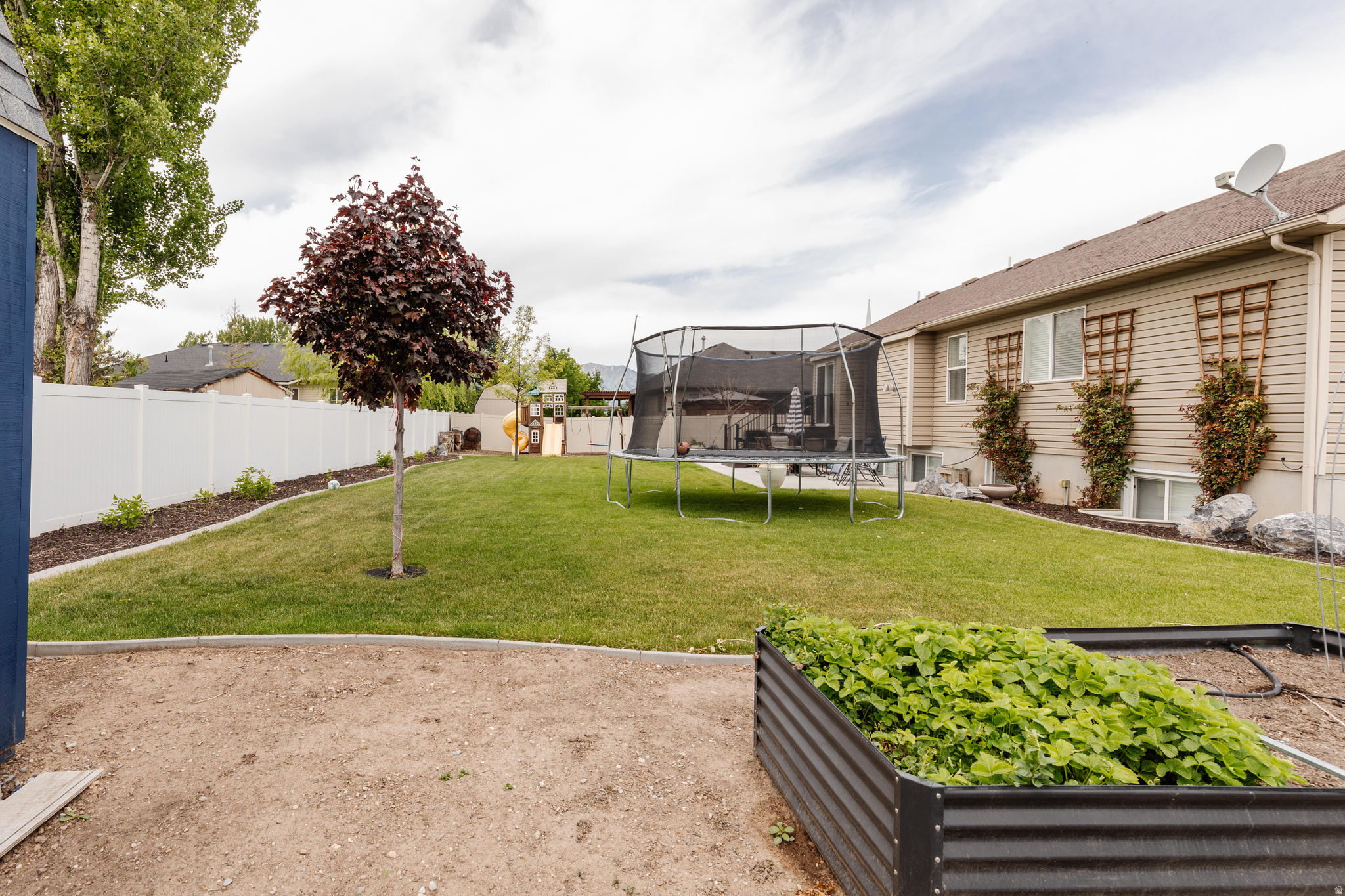 NIBLEY GARDEN - Residential