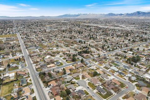 Tiny photo for 4372 S HAWARDEN CIR, West Valley City, UT 84119 (MLS # 2128086)