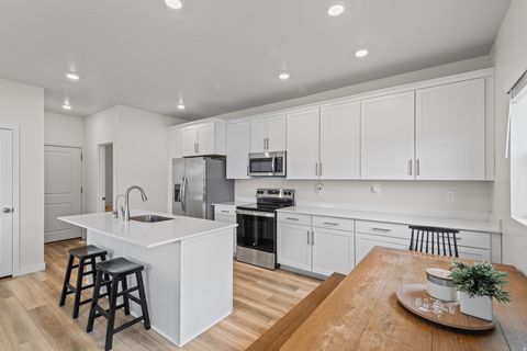 Tiny photo for 1402 S CASTILLO RD, Spanish Fork, UT 84660 (MLS # 2145565)