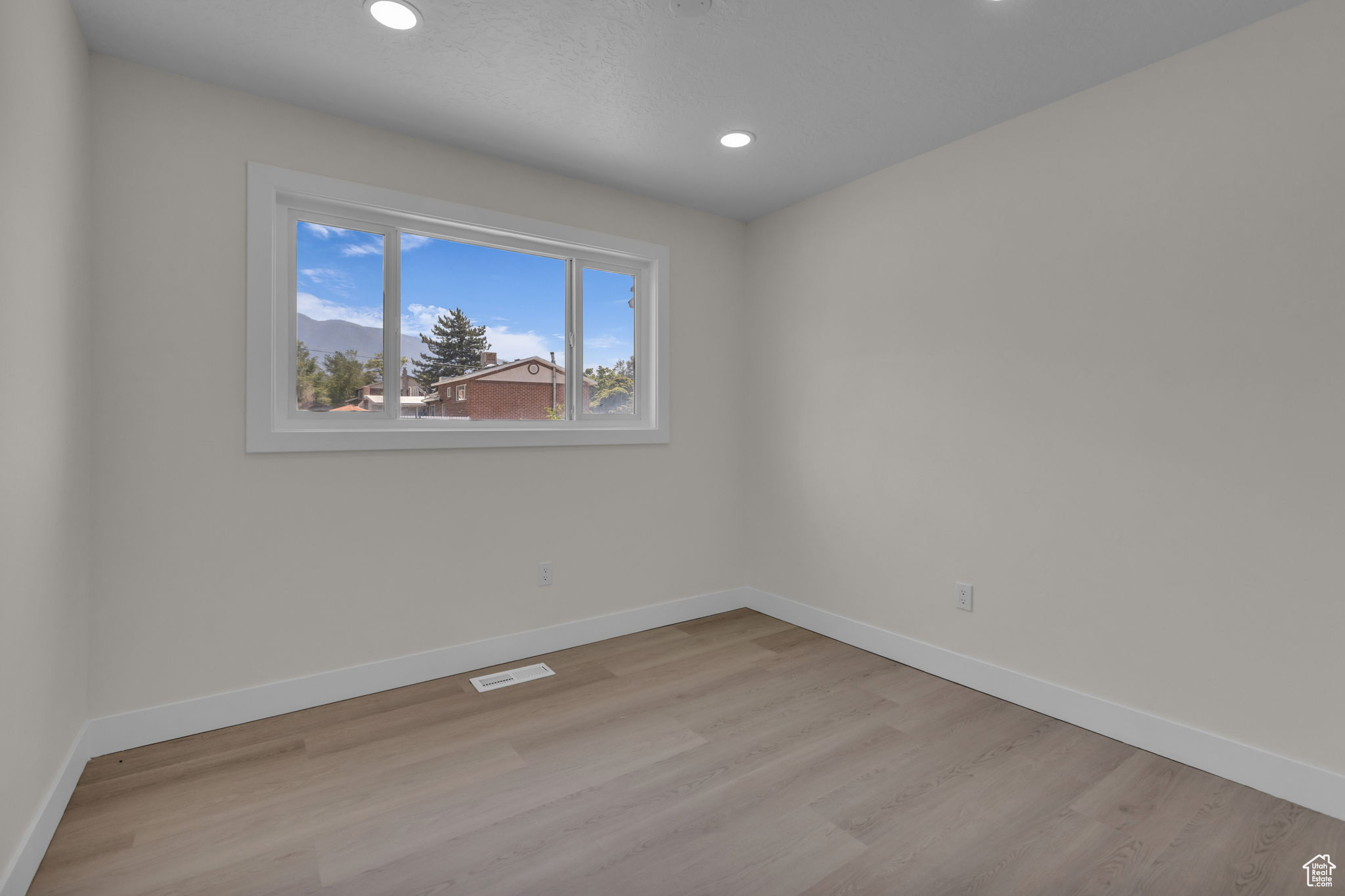 WHITE CITY - Residential