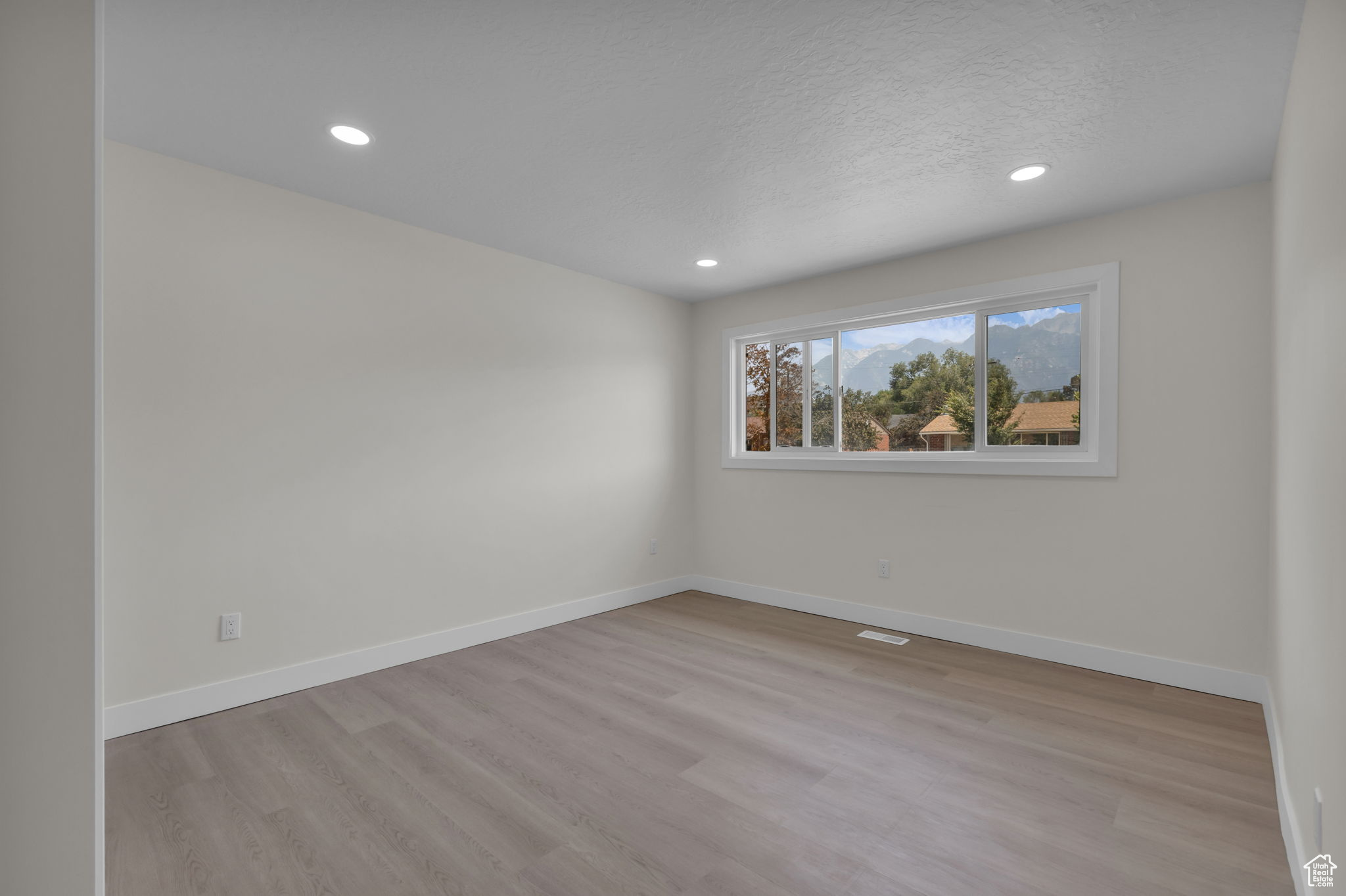 WHITE CITY - Residential