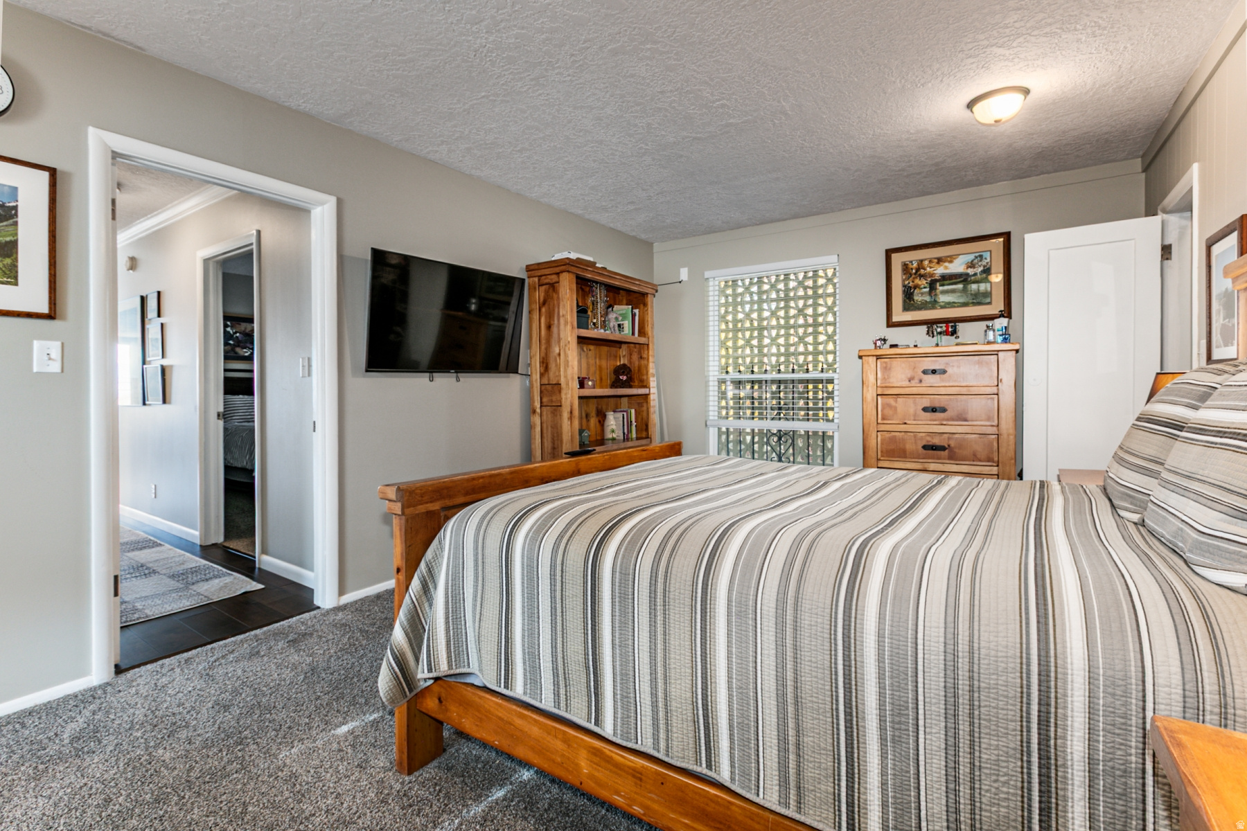 LAURELHURST CONDM - Residential