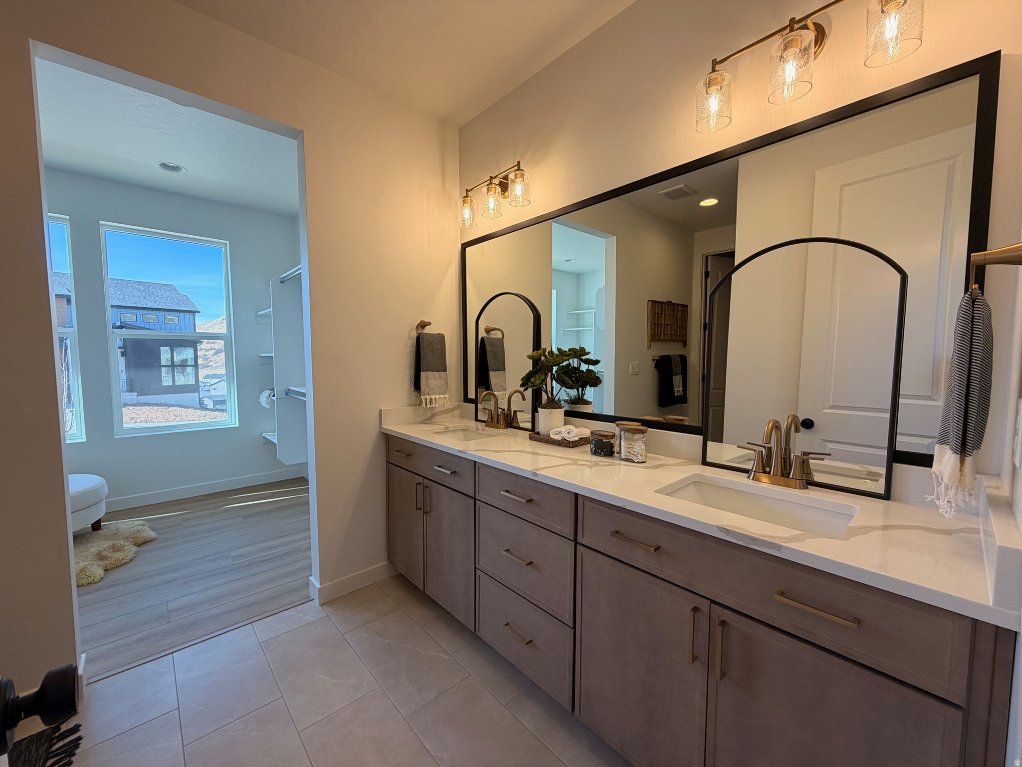 CANYON POINT - Residential