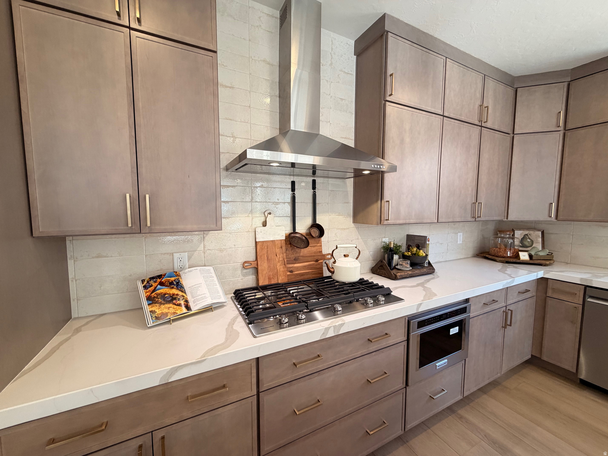 CANYON POINT - Residential