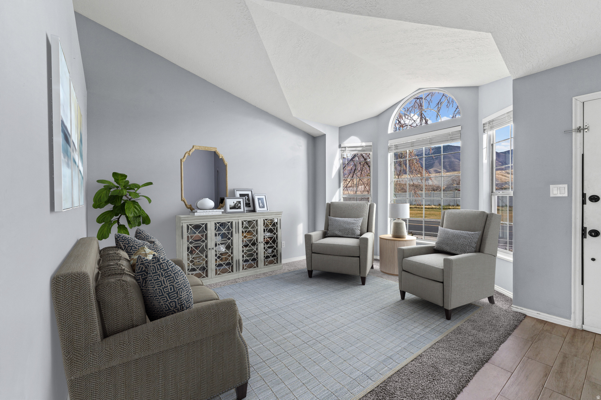 COUNTRY CLUB - Residential