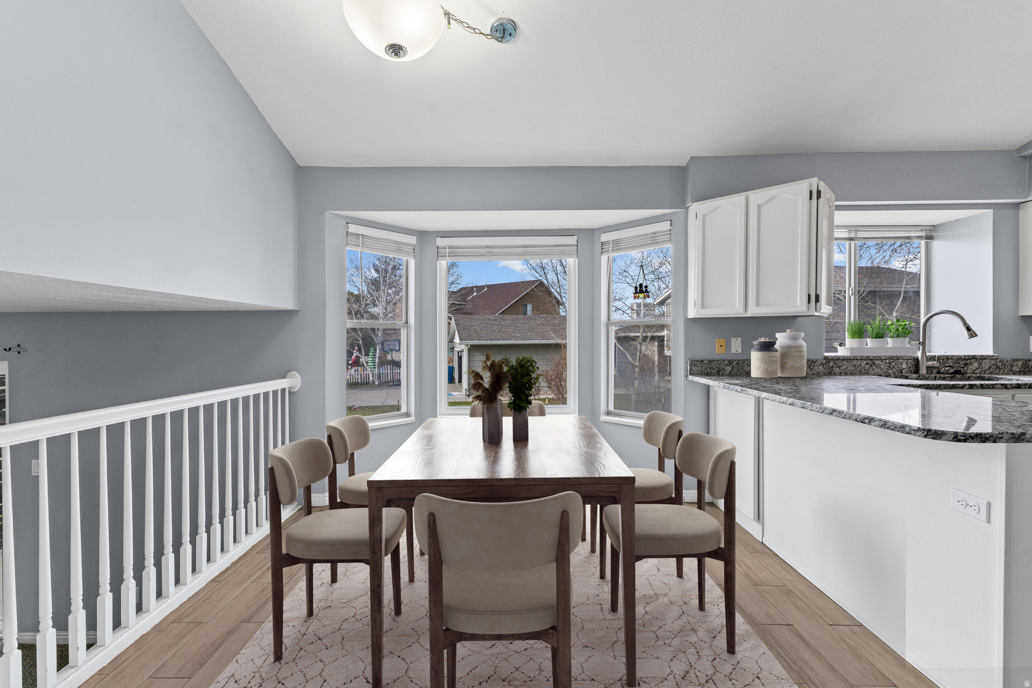 COUNTRY CLUB - Residential