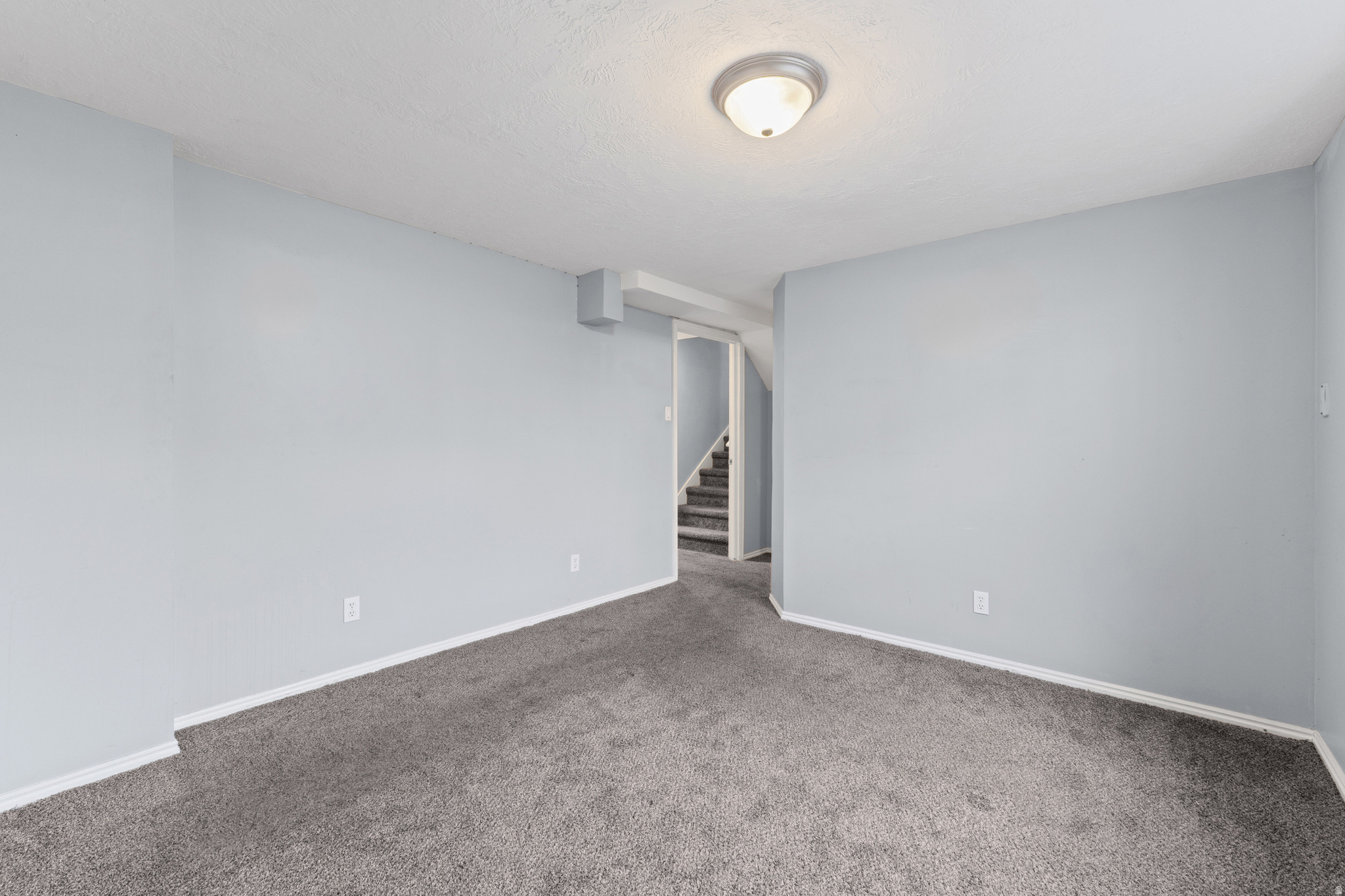 COUNTRY CLUB - Residential