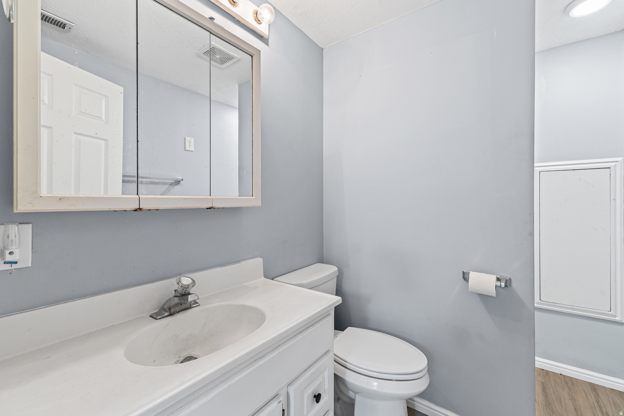 COUNTRY CLUB - Residential