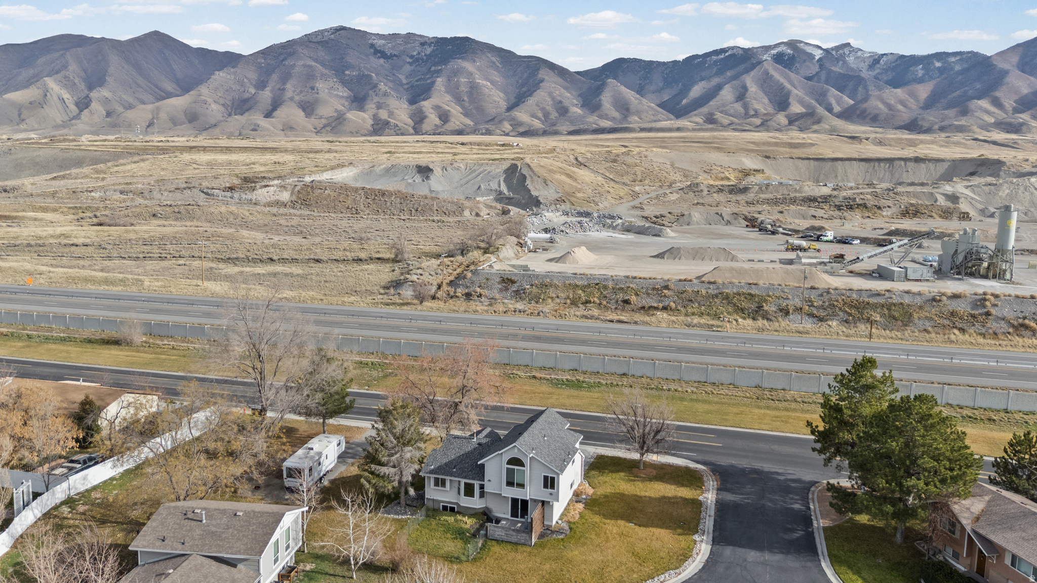 COUNTRY CLUB - Residential