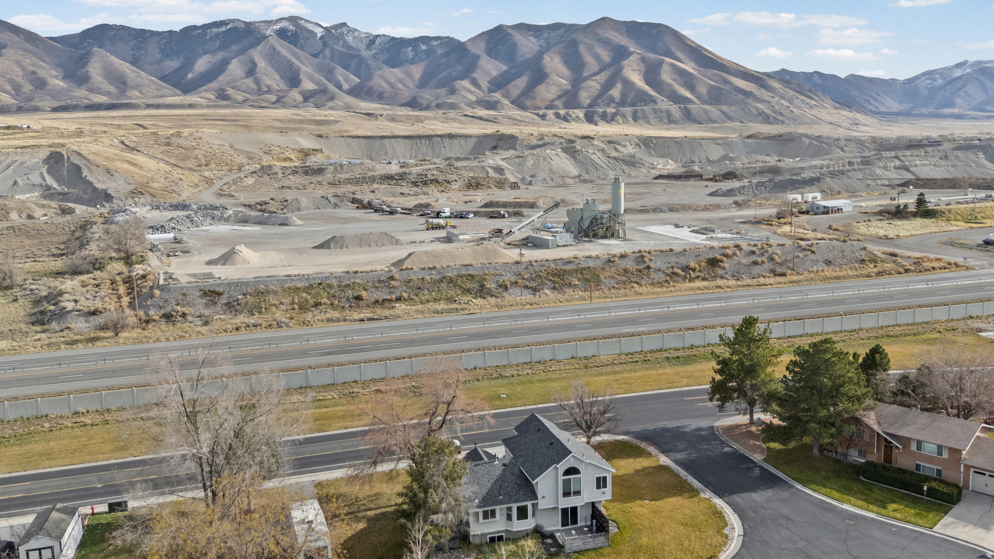 COUNTRY CLUB - Residential