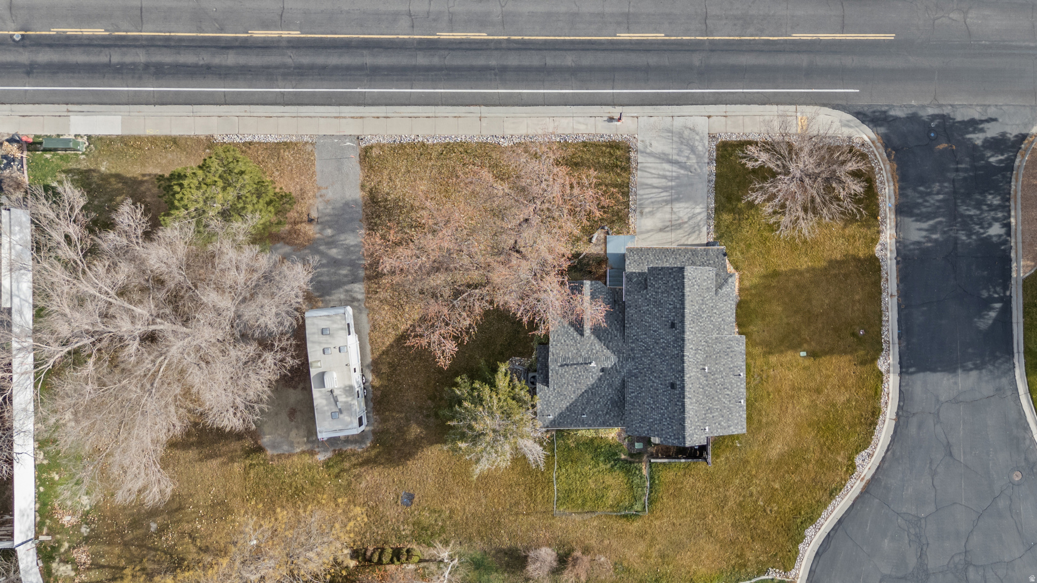 COUNTRY CLUB - Residential