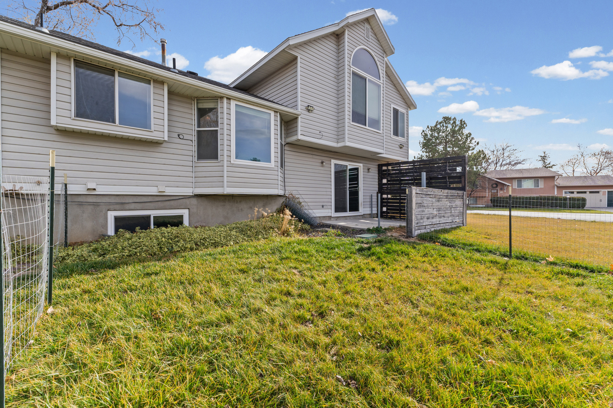 COUNTRY CLUB - Residential