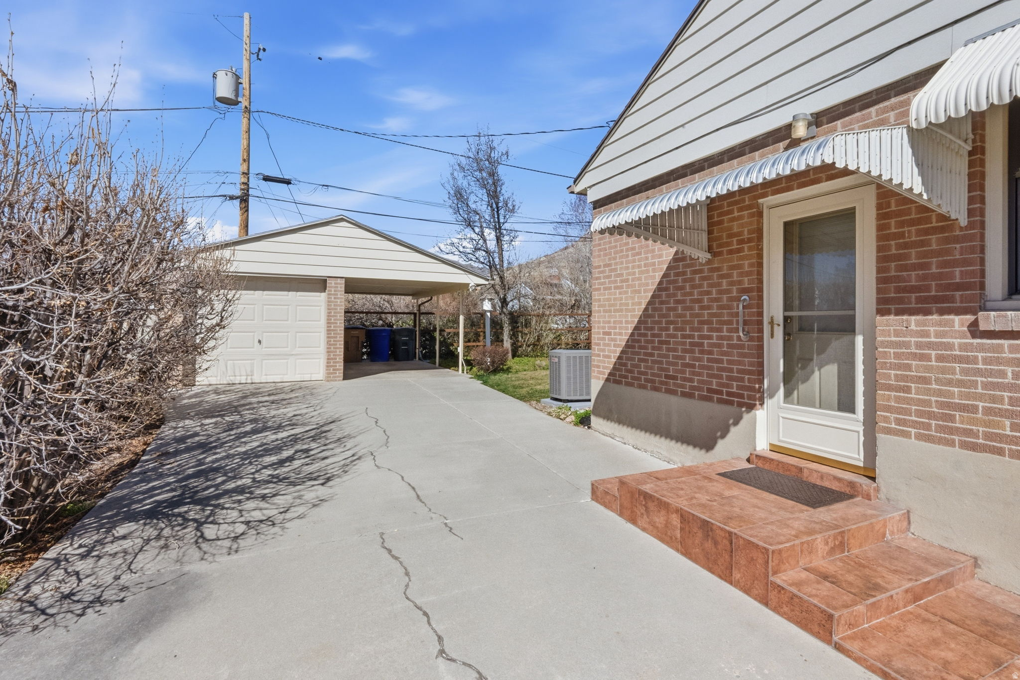 COUNTRY CLUB HEIGHTS - Residential